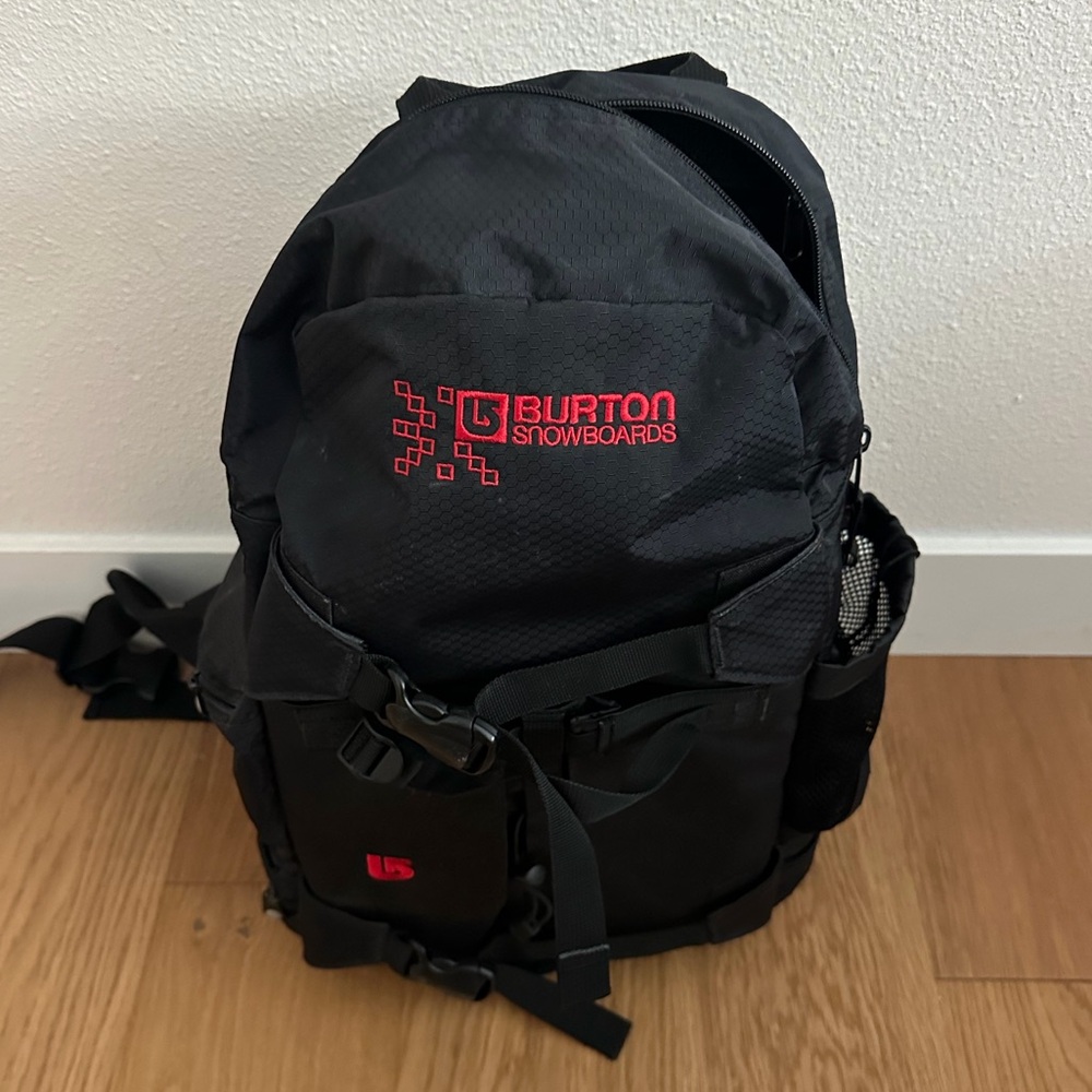Burton Black Camera Backpack - Picture 8 of 8